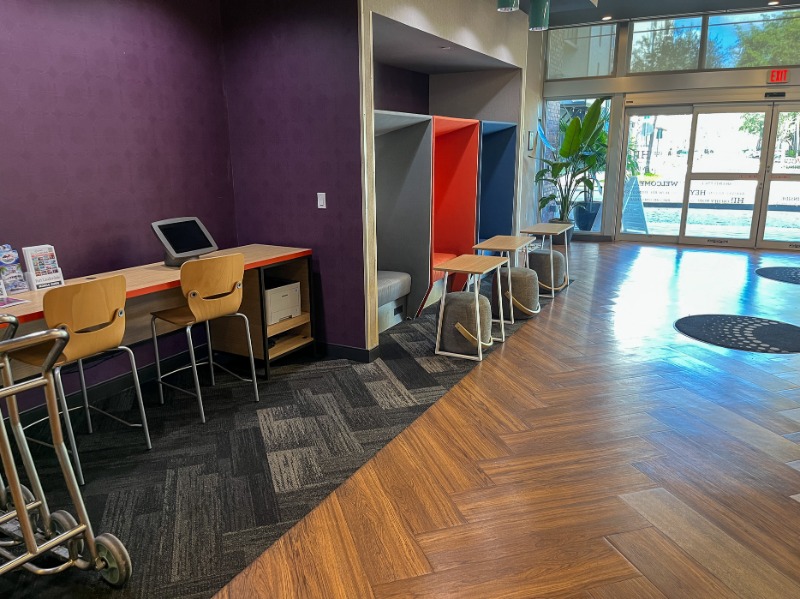 03. Lobby