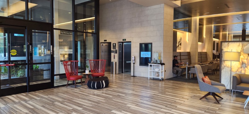 04. Lobby