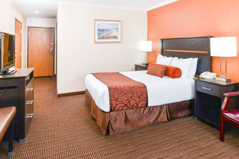 Best Western Plus Landmark Inn