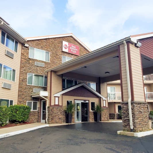 Best Western Plus Landmark Inn