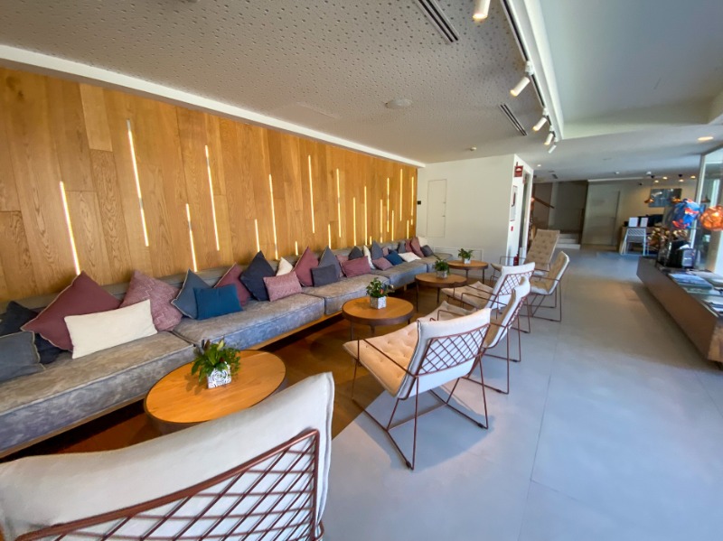 05. Lobby
