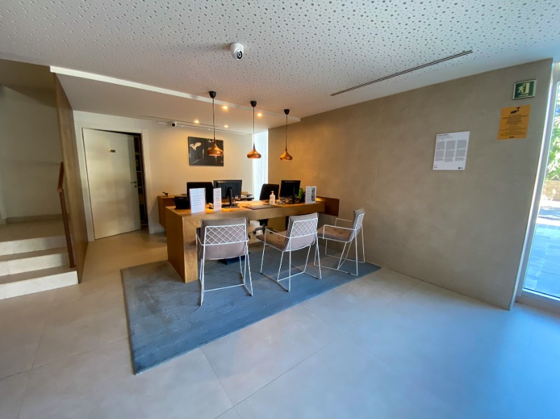07. Front Desk