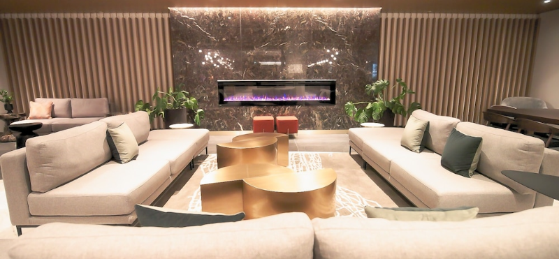 Lobby lounge