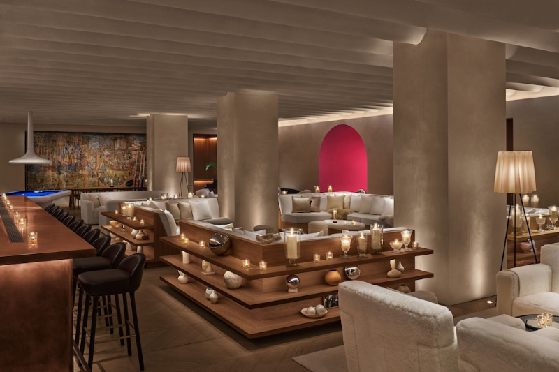 Lobby lounge