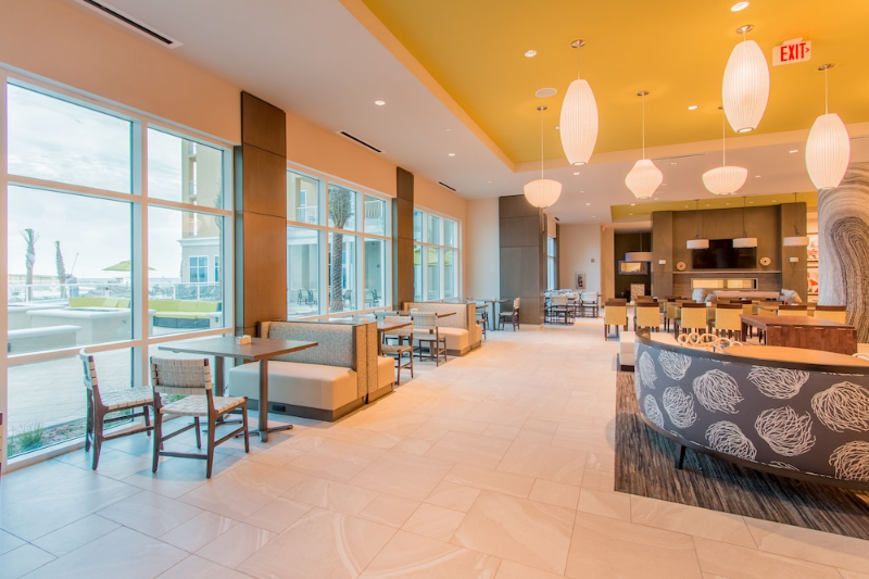 Lobby lounge
