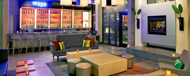 Lobby lounge