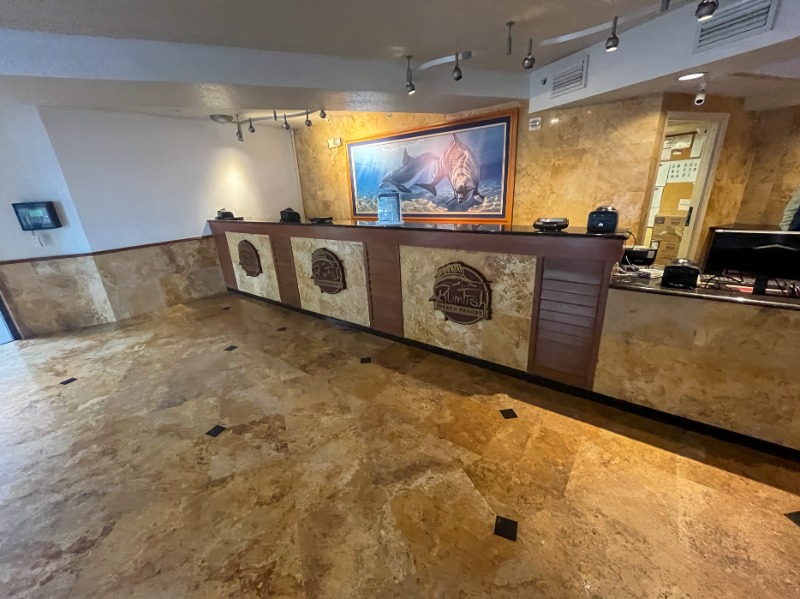 04. Front Desk