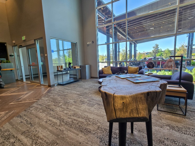 02. Lobby
