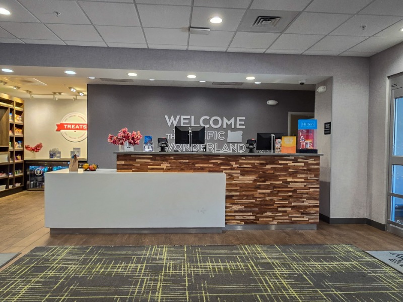 04. Front Desk