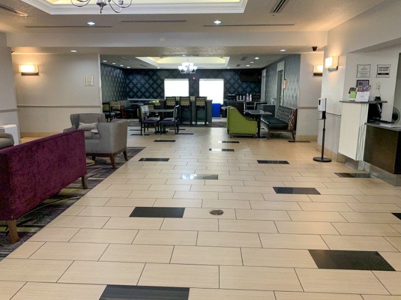04. Lobby