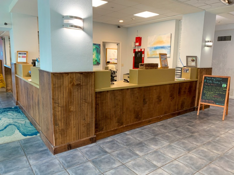 05. Front Desk