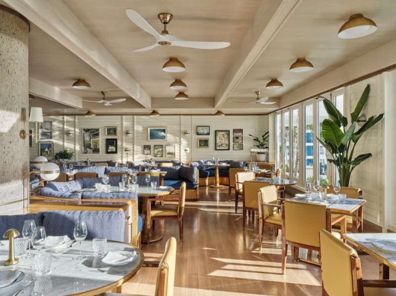 07. Restaurant