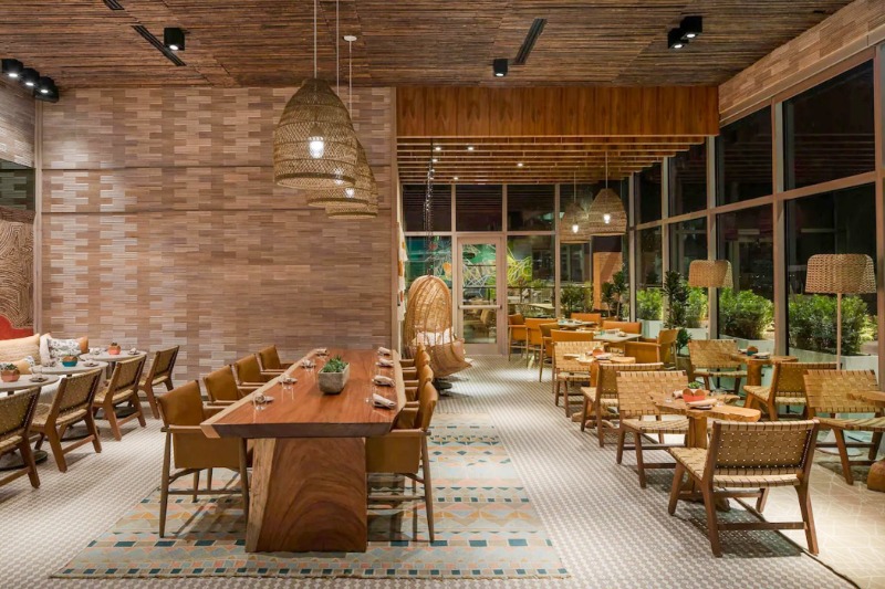08. Restaurant