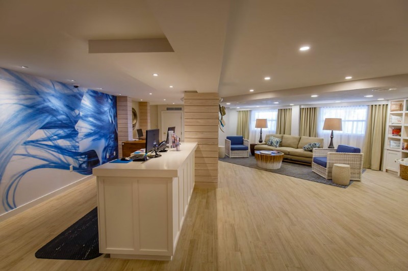 04. Front Desk