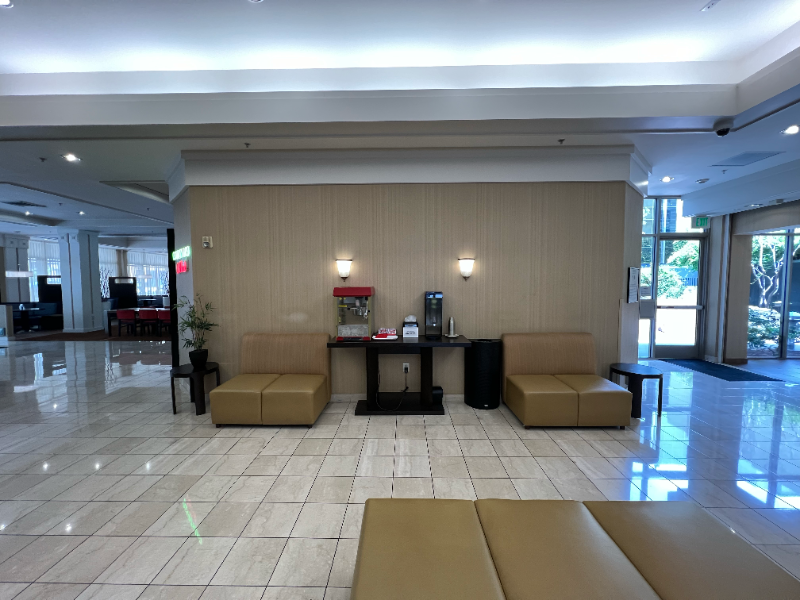 04. Lobby