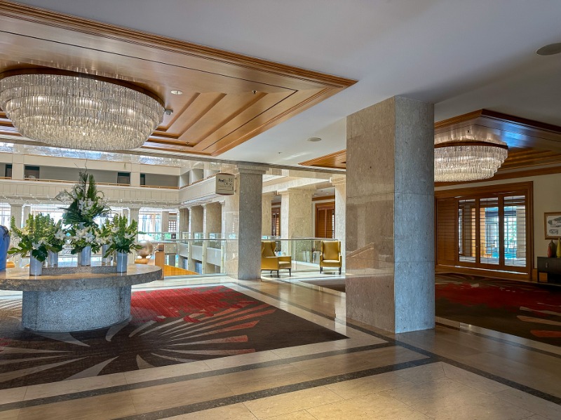 04. Lobby