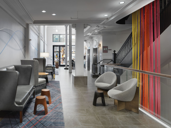 Lobby lounge