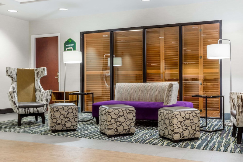 Lobby lounge