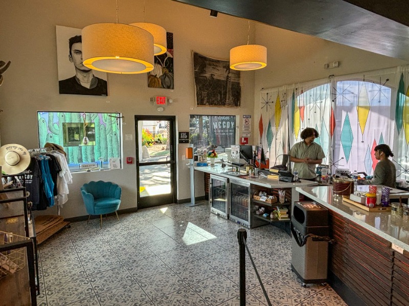 07. Front Desk