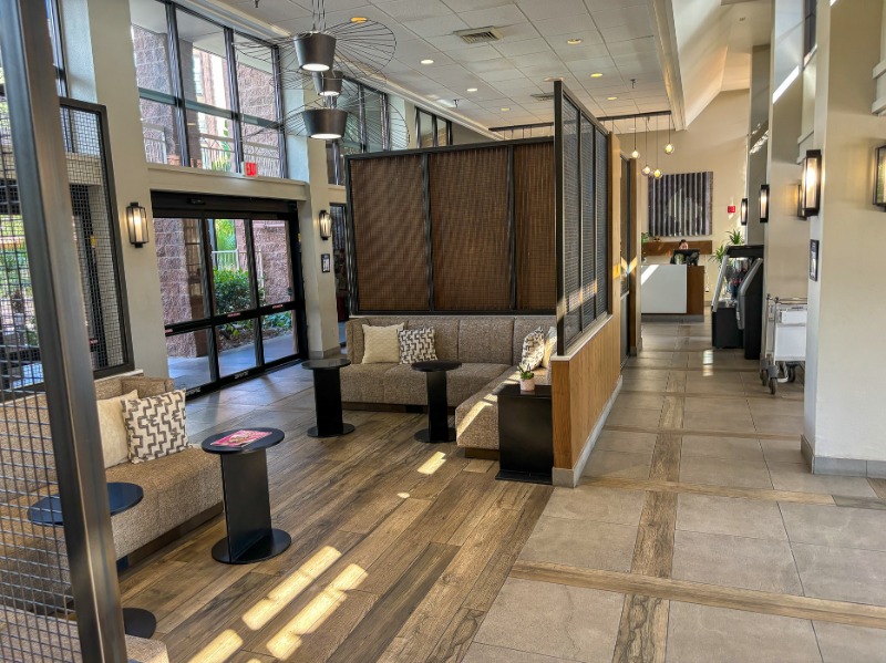 04. Lobby