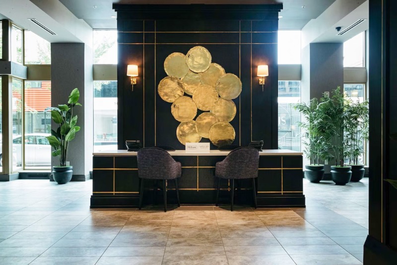 03. Front Desk