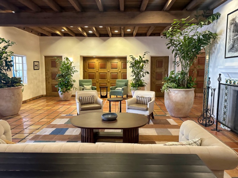 04. Lobby