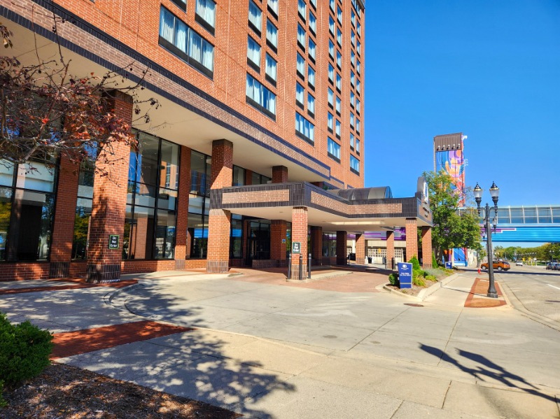 DoubleTree by Hilton Lansing
