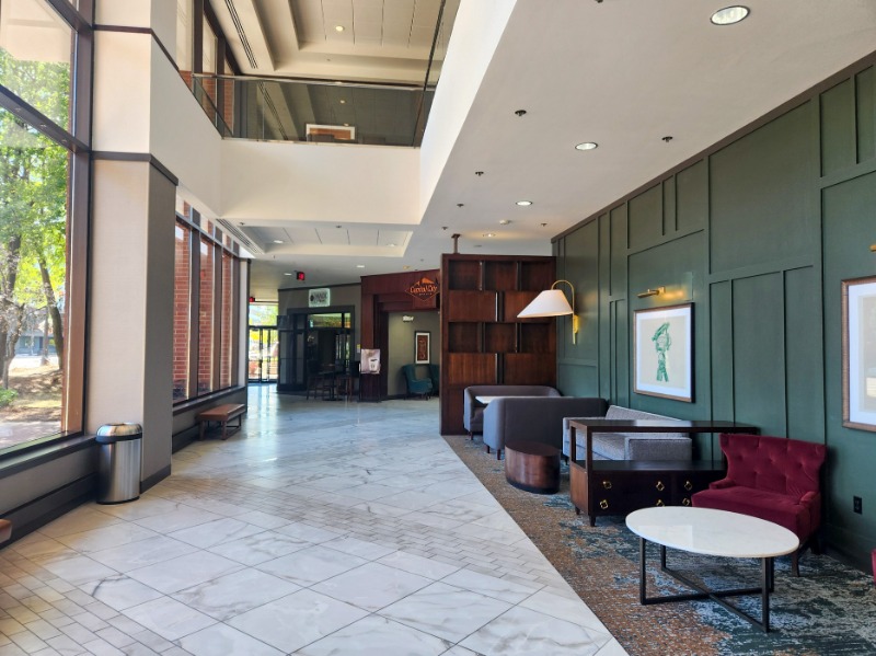 DoubleTree by Hilton Lansing
