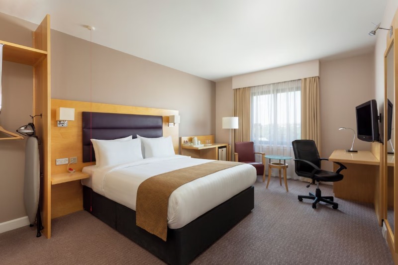 Holiday Inn Brentford Lock, an IHG Hotel