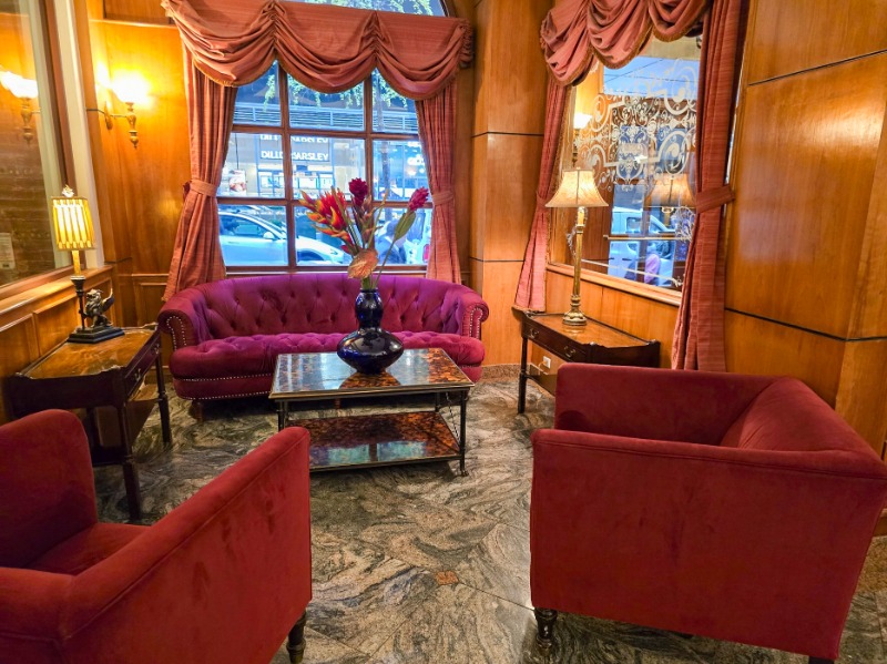 Hotel St. James