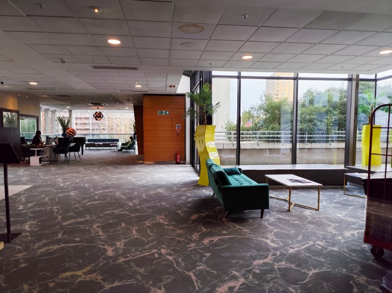 Novotel London West
