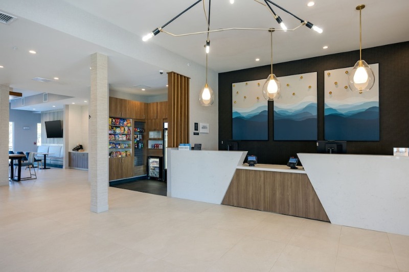 Lobby lounge
