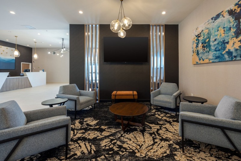 Lobby lounge
