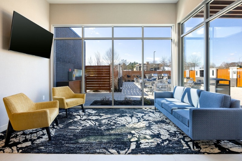 Lobby lounge