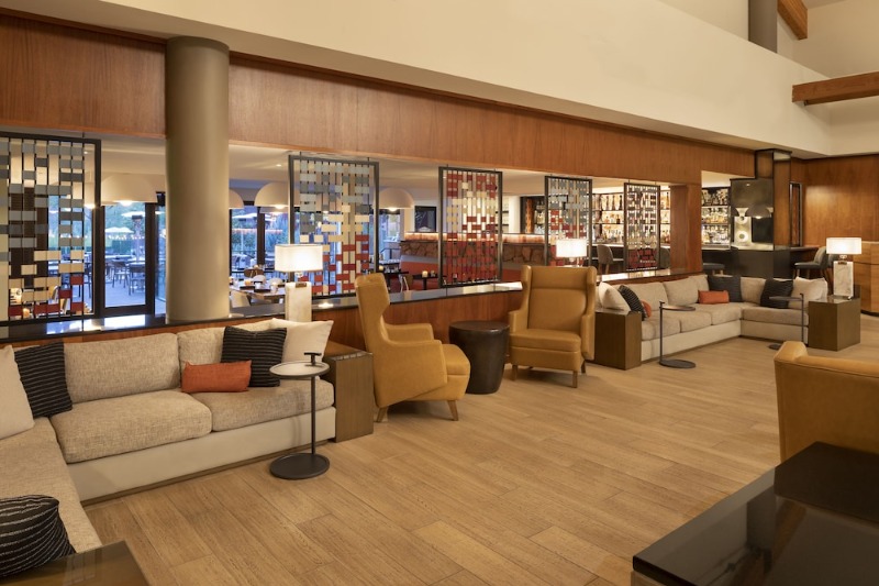 Lobby lounge