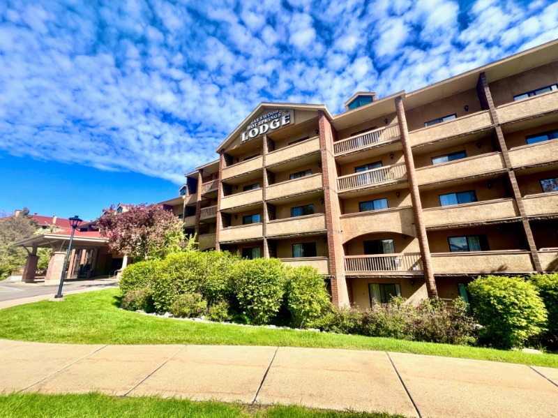 Glenwood Hot Springs Resort 