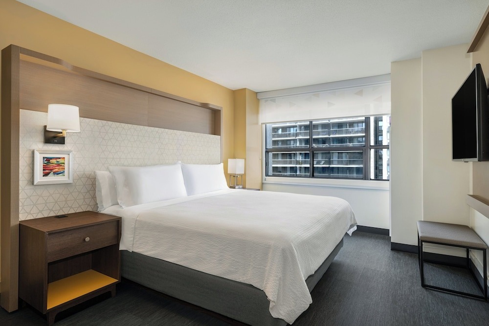 Holiday Inn Toronto Downtown Centre, an IHG Hotel