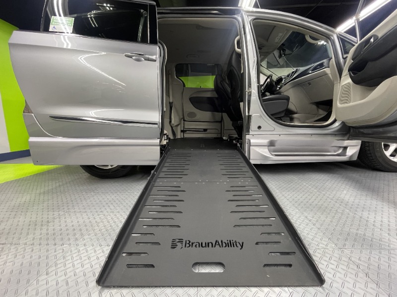 Accessible Car Rental - Chicago Northstar
