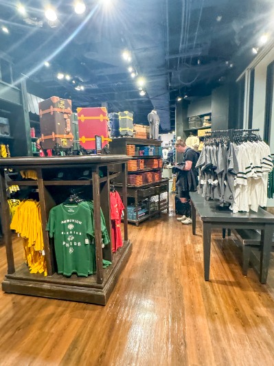 Universal Orlando Store (Terminal A/B)