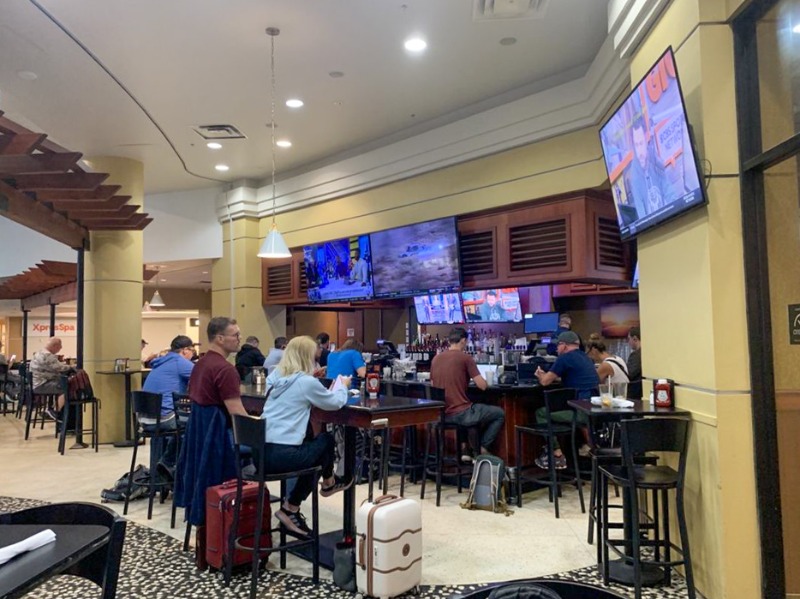 Gastrohub (Terminal B)