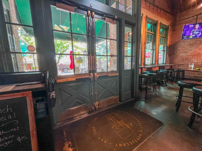 Bardenay Restaurant & Distillery - Boise