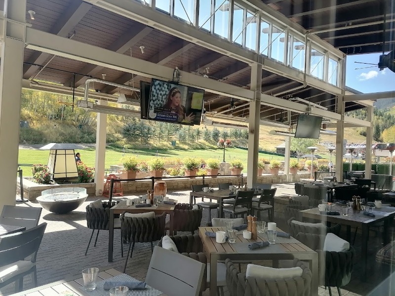 8100 Mountainside Bar & Grill