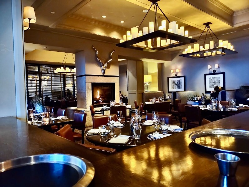 8100 Mountainside Bar & Grill